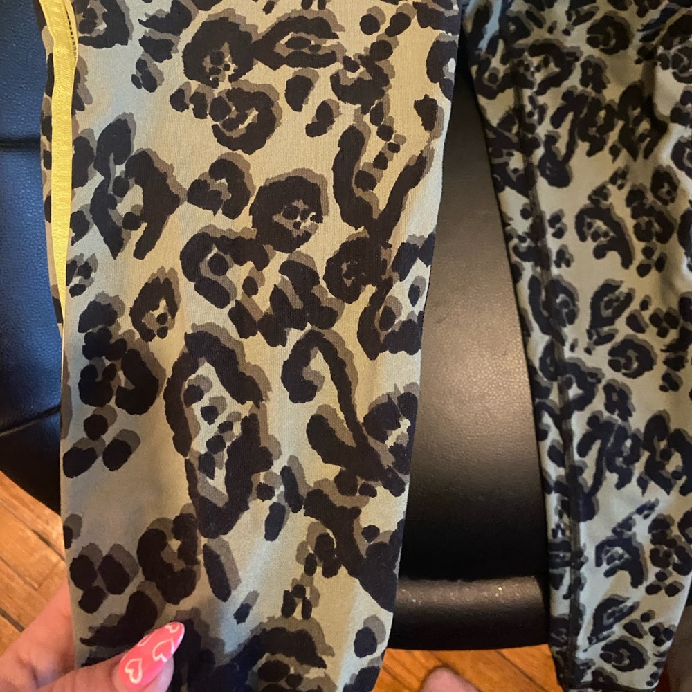 Victoria secret cheetah leggings